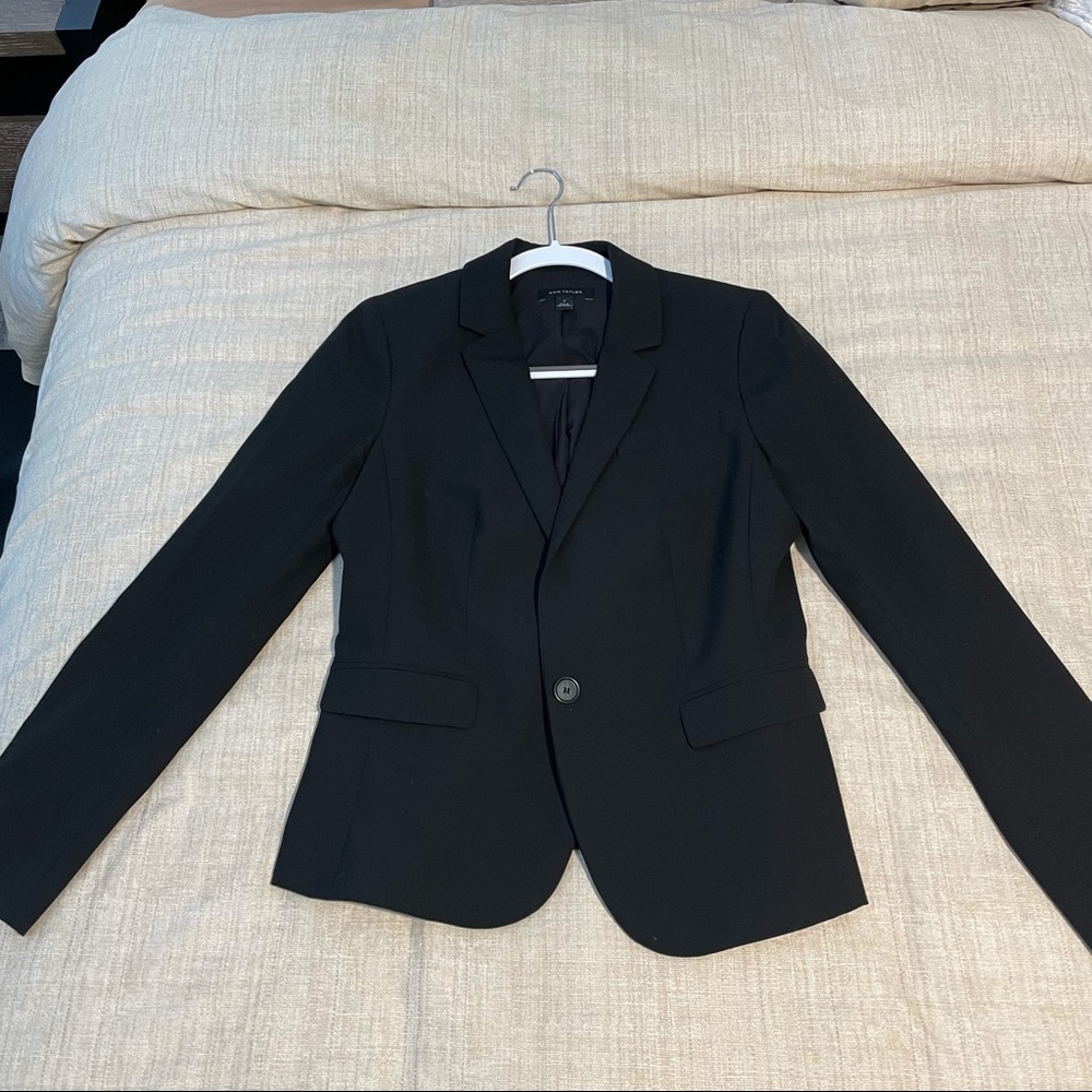 Ann Taylor black blazer